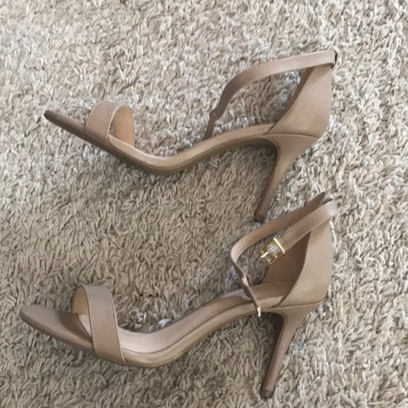 Peep toe ankle strap heals - Picture 4 of 5